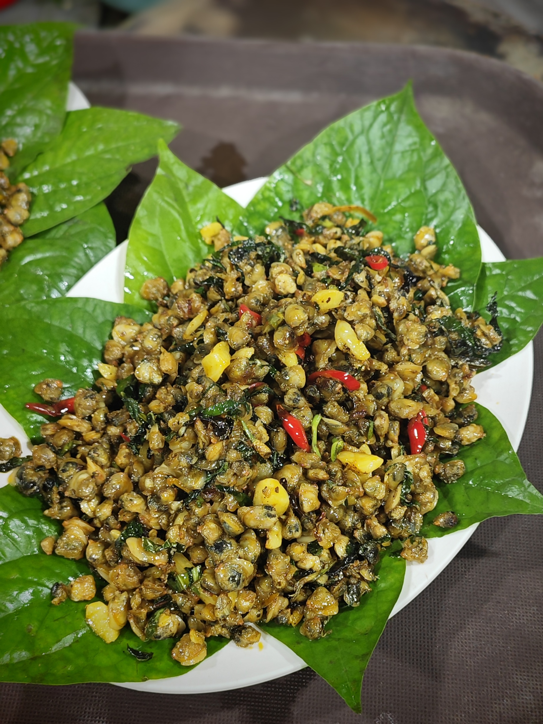 Hến xào xúc bánh đa